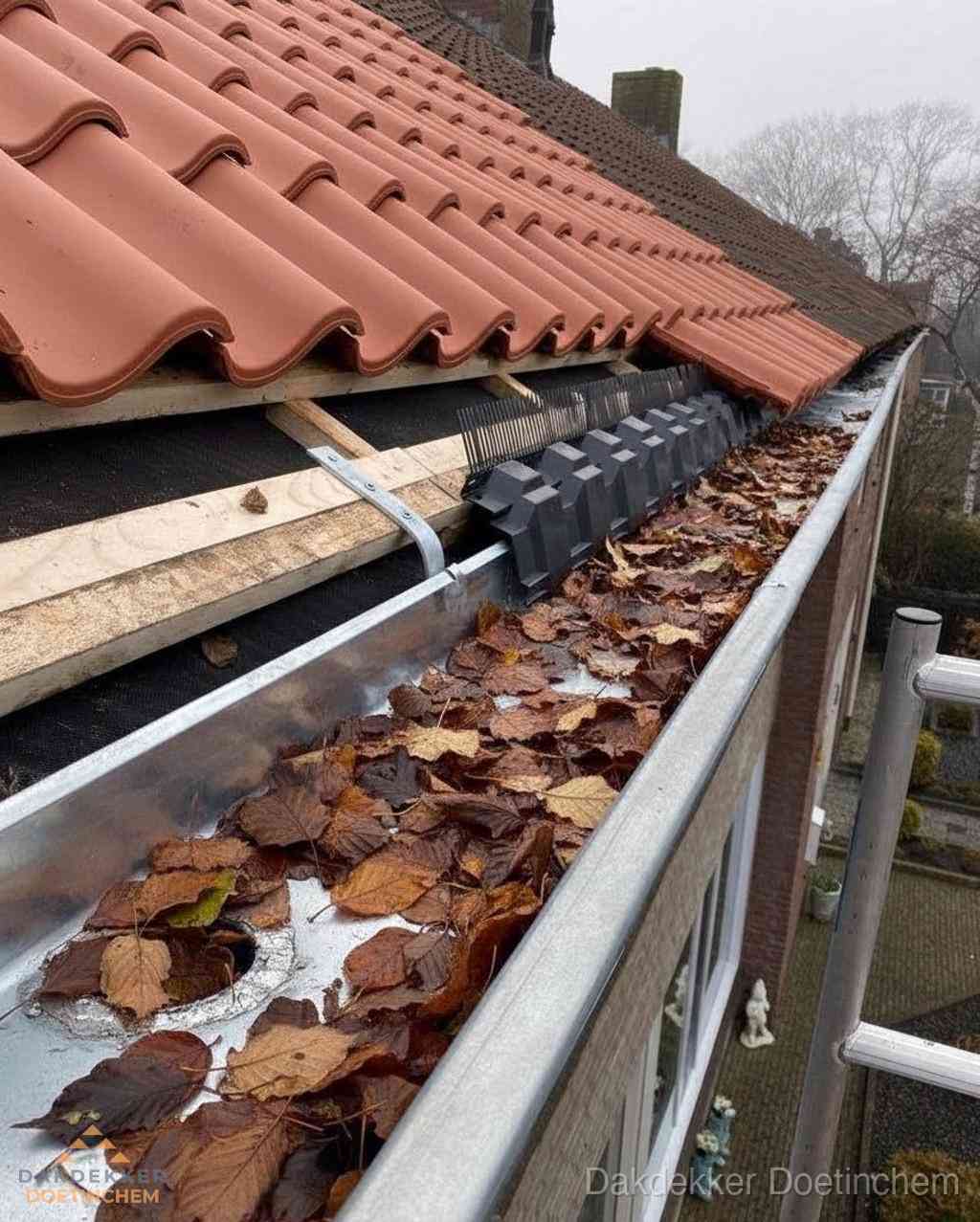 Plat dak bedrijfspand met bitumen dakbedekking en lichtkoepels in Doetinchem