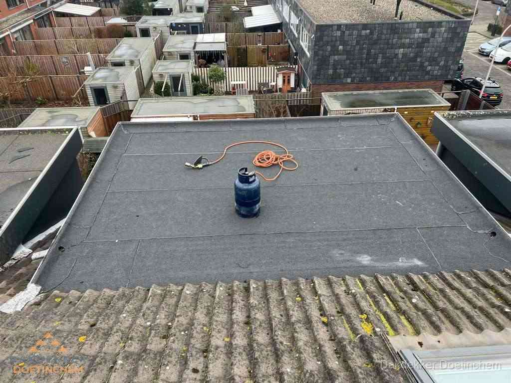 Dakreparatie plat dak met bitumen in Doetinchem