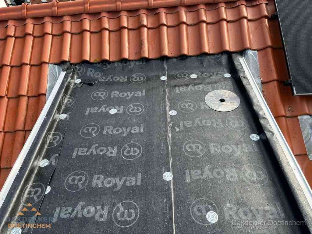 Nieuw dak met dakpannen en Royal onderlaag bij woning in Doetinchem